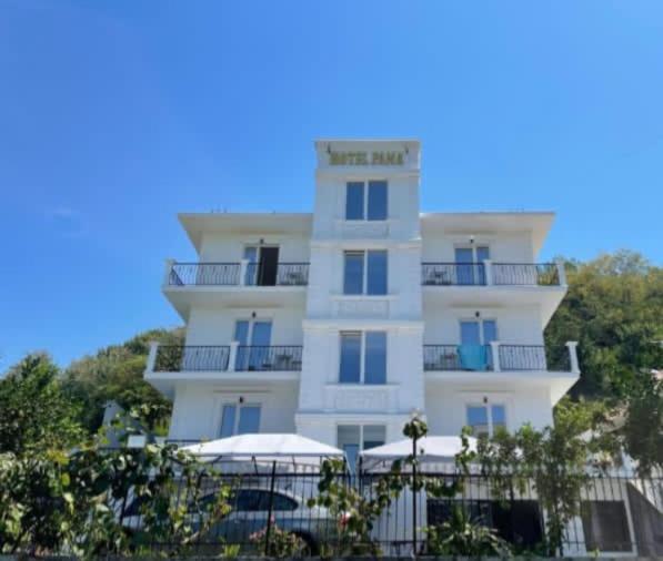 Hotel Fama Škalngur エクステリア 写真