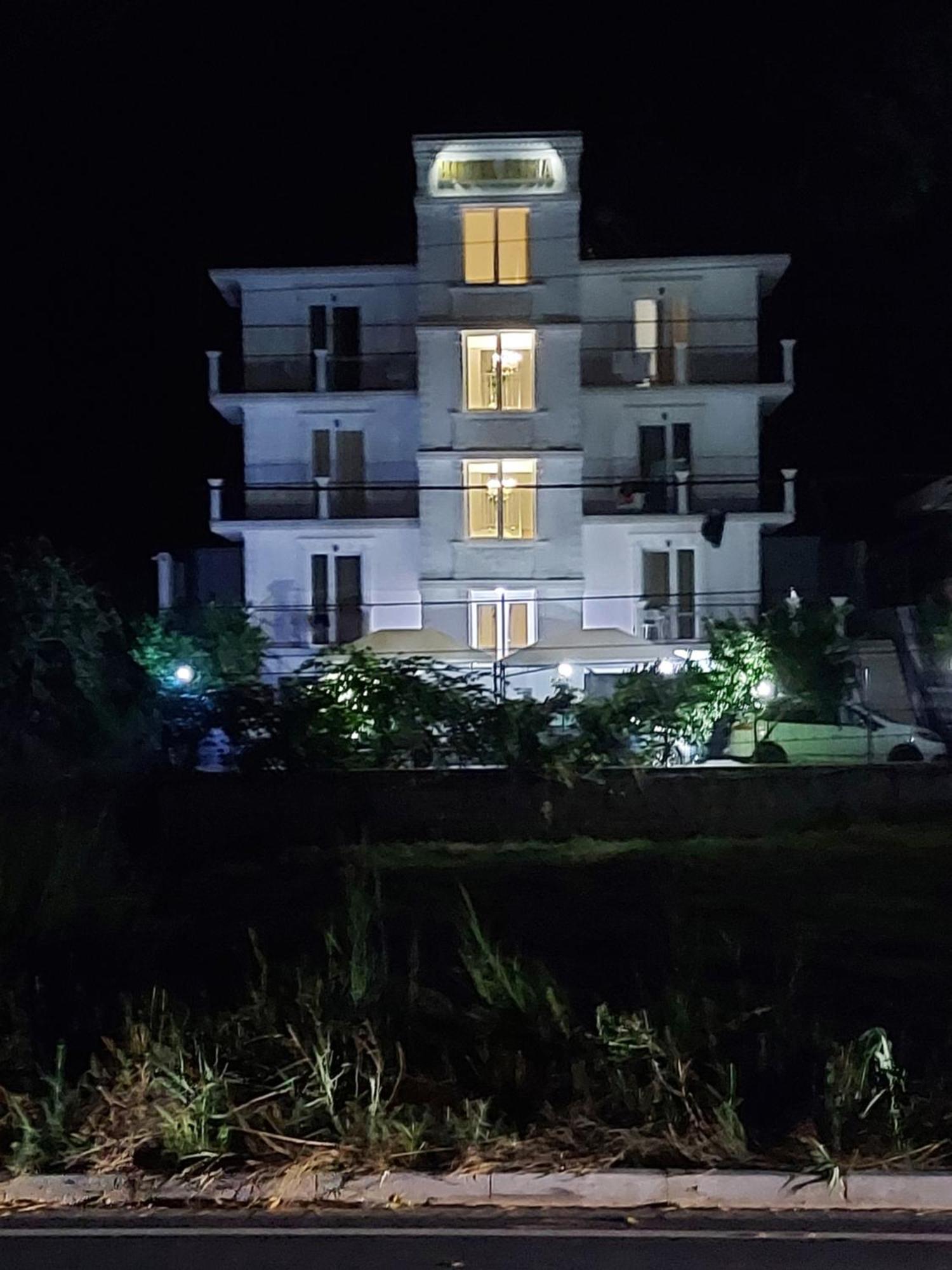 Hotel Fama Škalngur エクステリア 写真